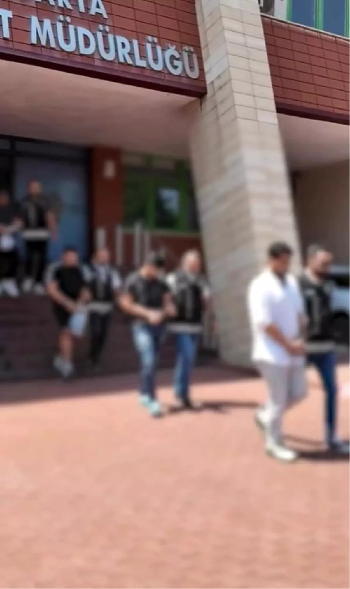 Isparta\'da Uyuşturucu Operasyonları: 38 Gözaltı