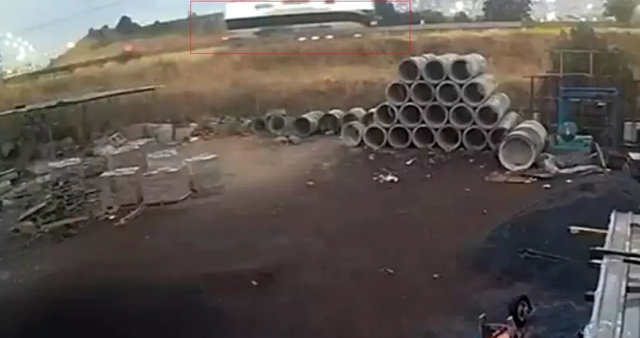 Sancaktepe\'de Otobüs Devrildi: 4 Ölü, 20 Yaralı