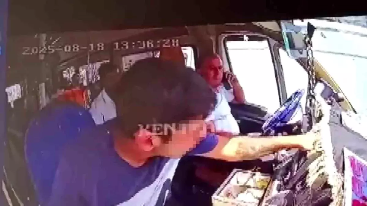 Adana\'da Minibüste Hırsızlık Anı