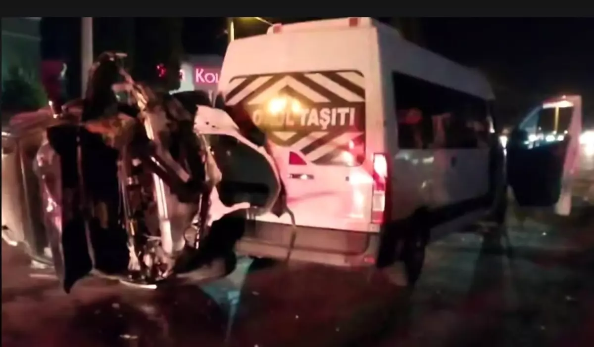 Söke\'de Trafik Kazası: 3 Yaralı