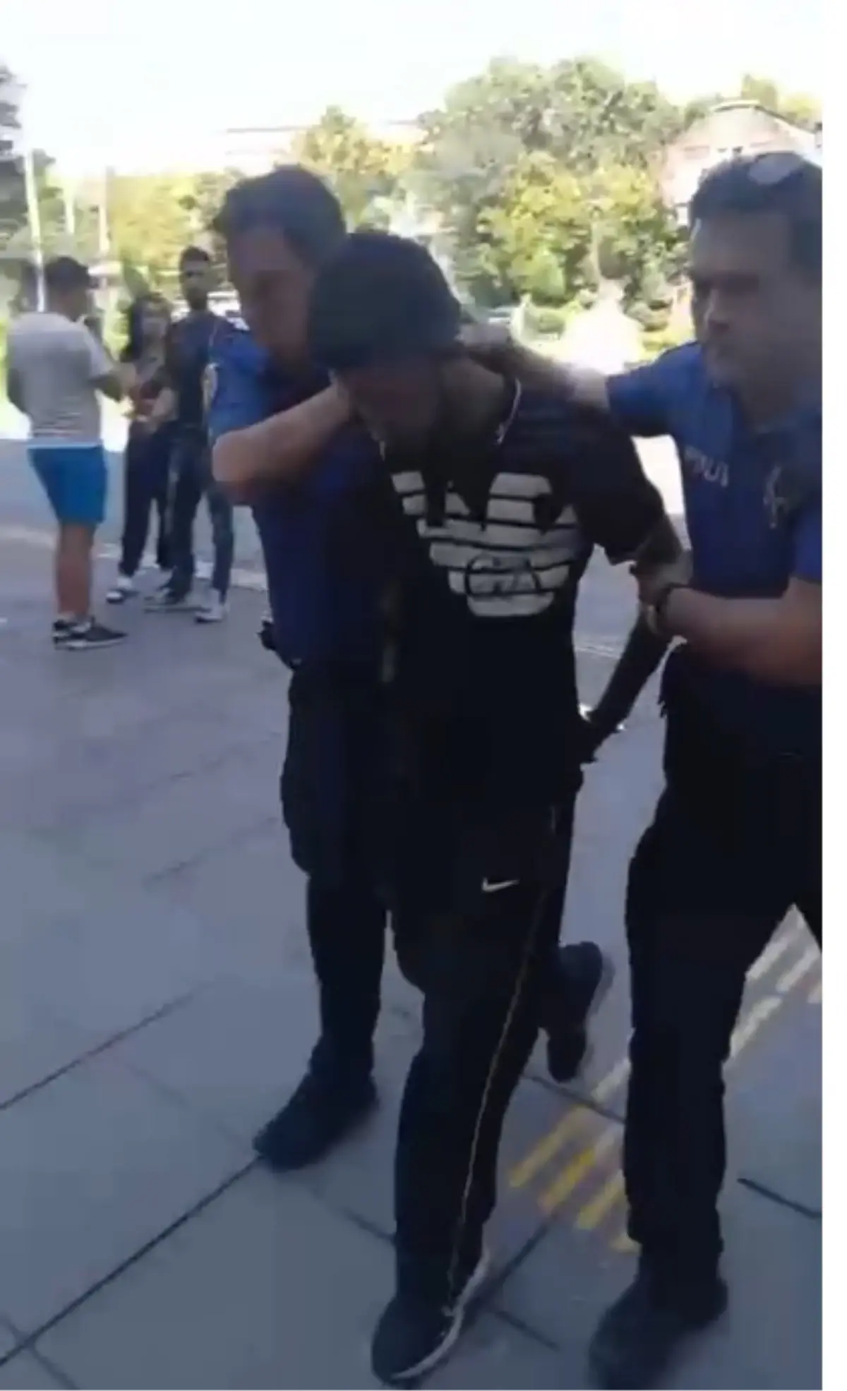 Kılıçlı Saldırı: Taksi Durağında Kavga