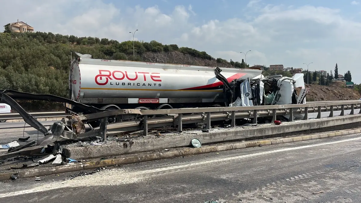 Körfez\'de Tanker Kazası: Yol Aksadı