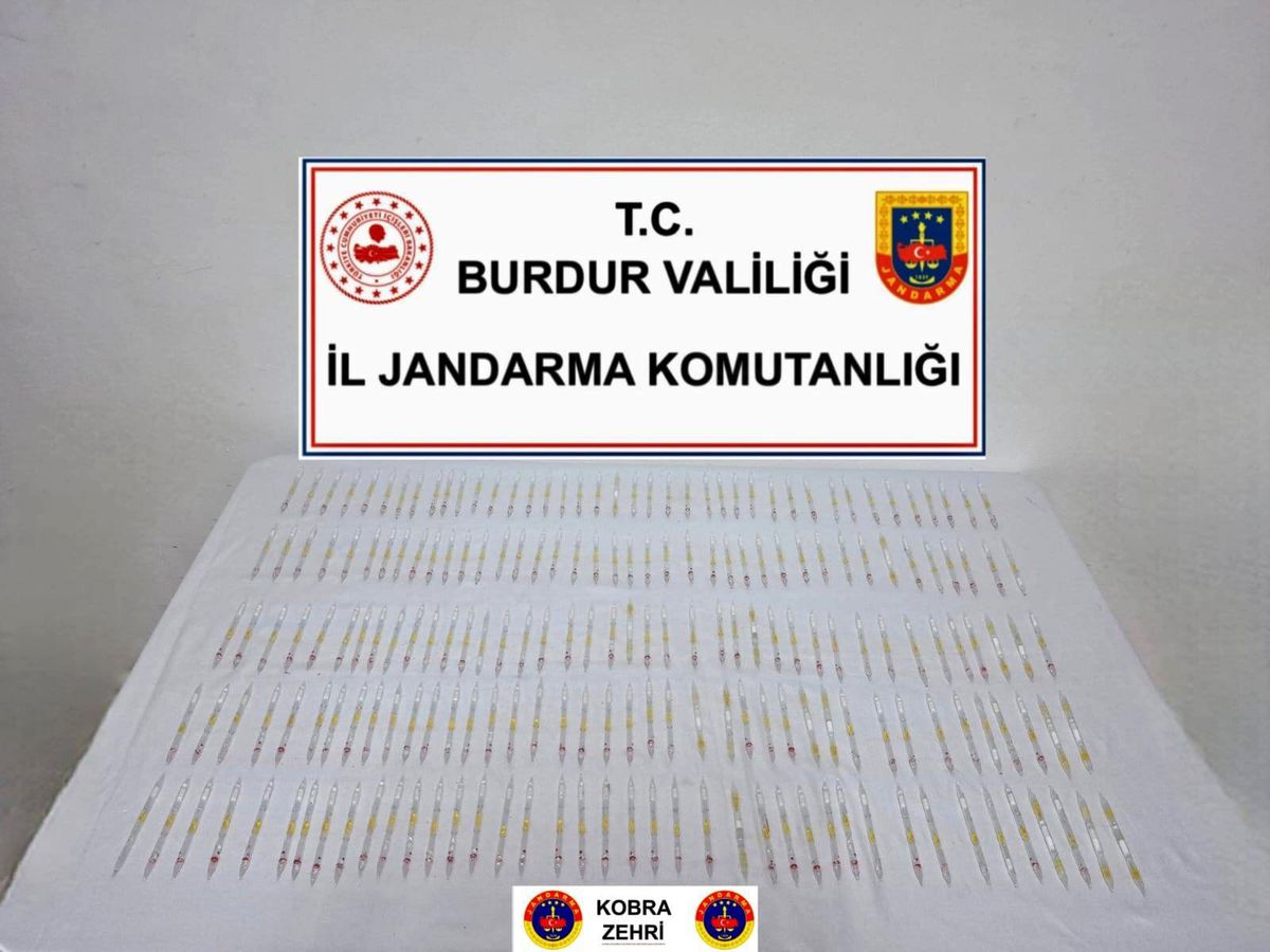 Burdur\'da 60 Milyonluk Kobra Zehri Ele Geçirildi