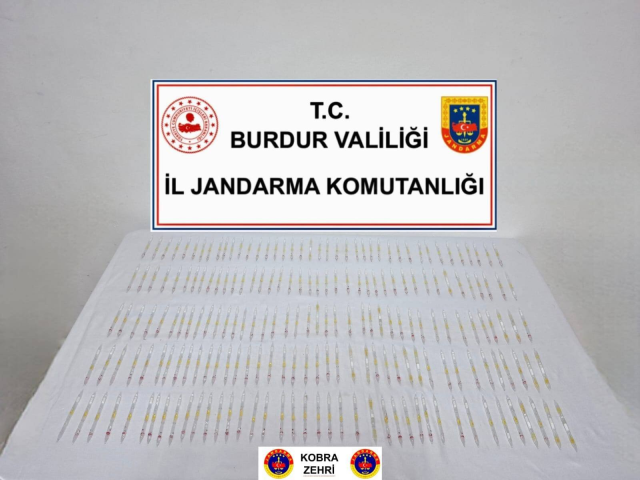 Burdur'da 60 Milyon TL Değerinde Kobra Zehri Ele Geçirildi Burdur'da 60 Milyon TL Değerinde Kobra Zehri Ele Geçirildi