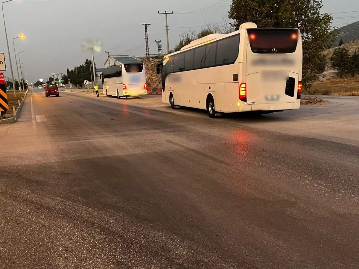 Burdur\'da Trafik Denetimleri: 30 Ceza, 20 Araç Men