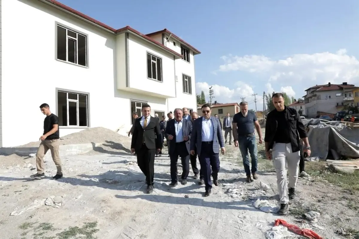 Vali Işın\'dan Gürpınar Köyü\'ne Ziyaret