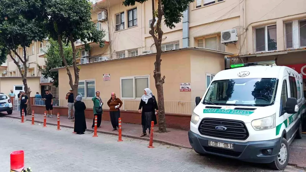 Kozan\'da Uçuruma Yuvarlanan Araçta 5 Ölü