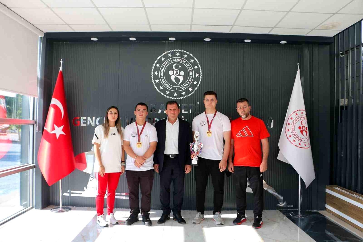 Kayseri Sporcuları Türkiye Halter Şampiyonu