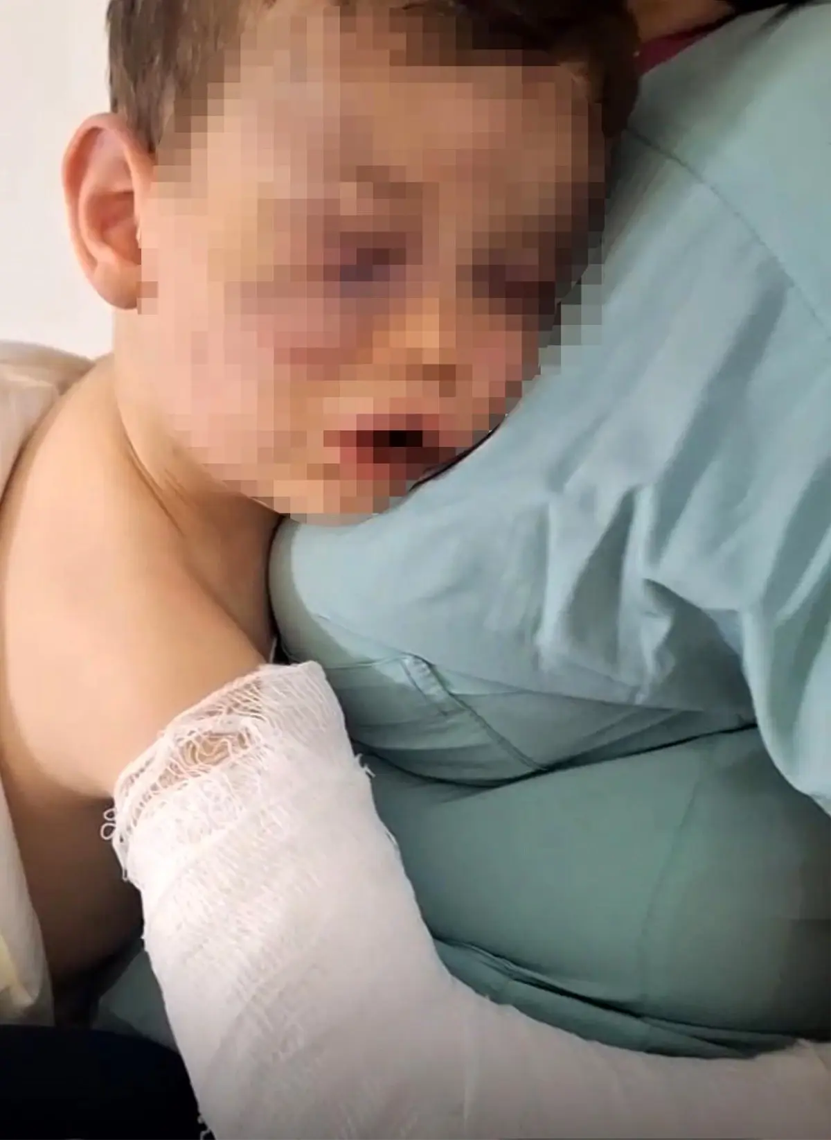 Denizli\'de Anne Sevgilisi Çocuk Darp Etti