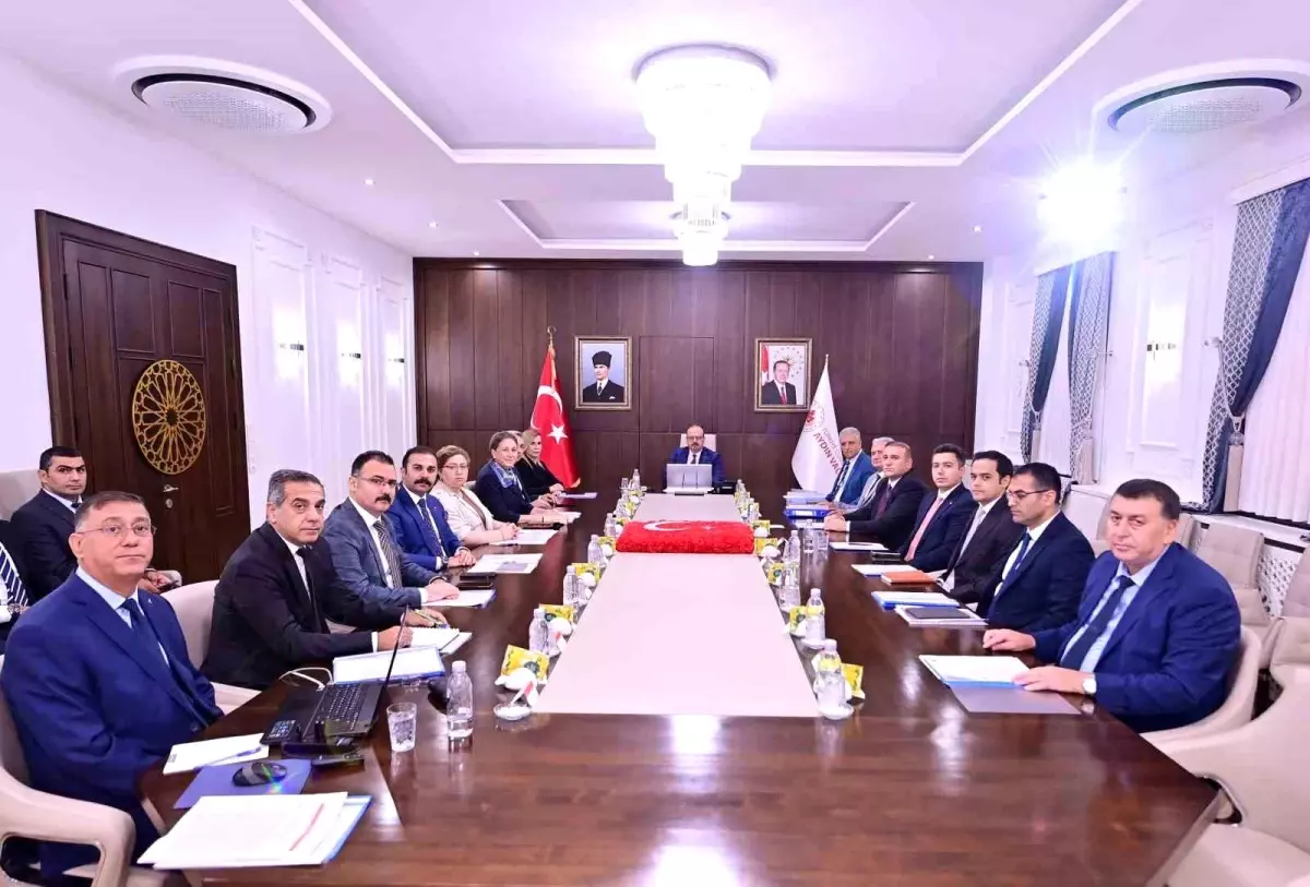 Aydın\'da Sosyal Konut Projeleri Toplantısı