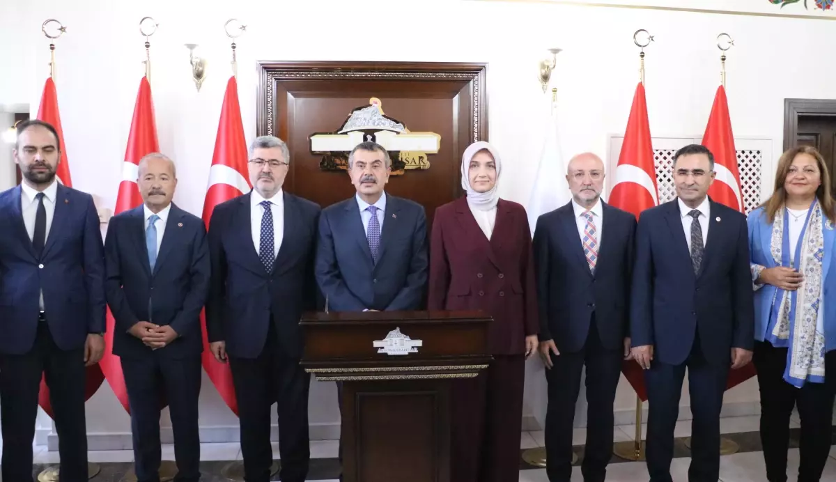 Bakan Tekin: \'Terörsüz Türkiye\' Süreci Bir Devlet Projesi Olmalıdır