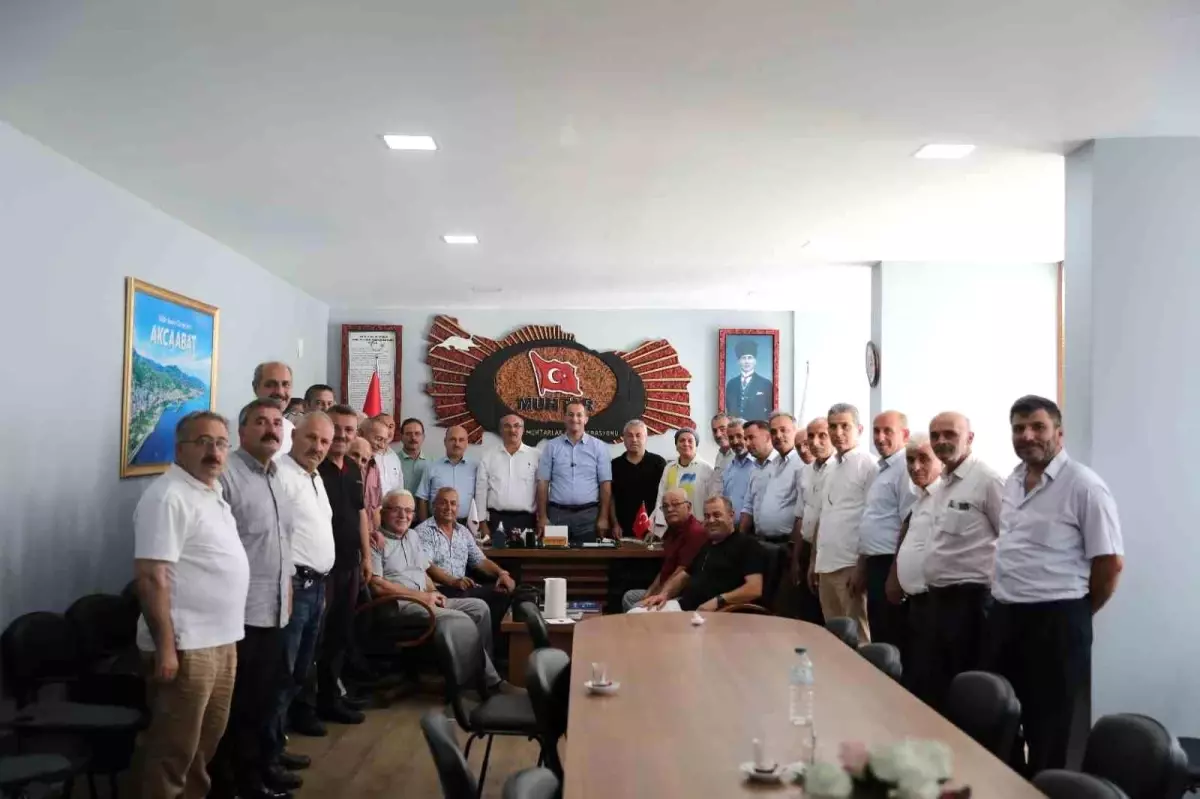 Akçaabat Belediye Başkanı Muhtarlarla Buluştu