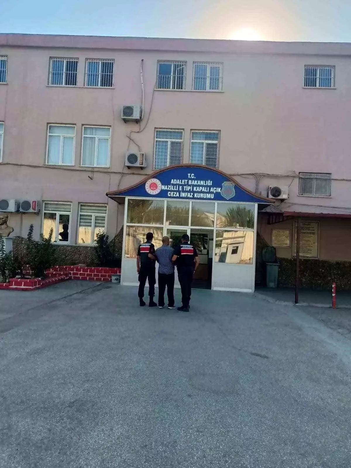 Aydın\'da 9 Suçtan Aranan Şüpheli Yakalandı