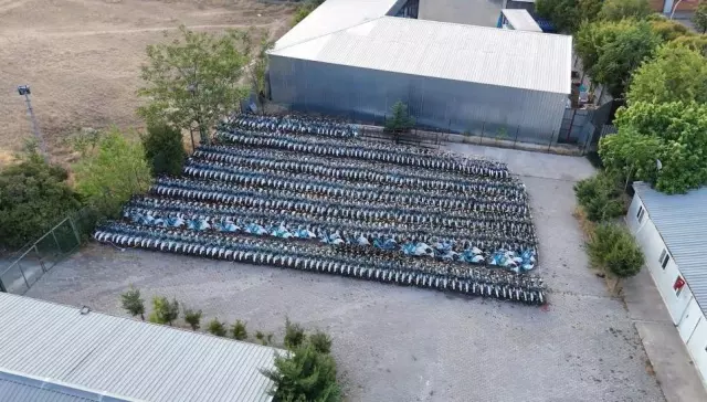 İBB'ye ait yüzlerce bisiklet hurdalık alanda çürümeye tek edildi