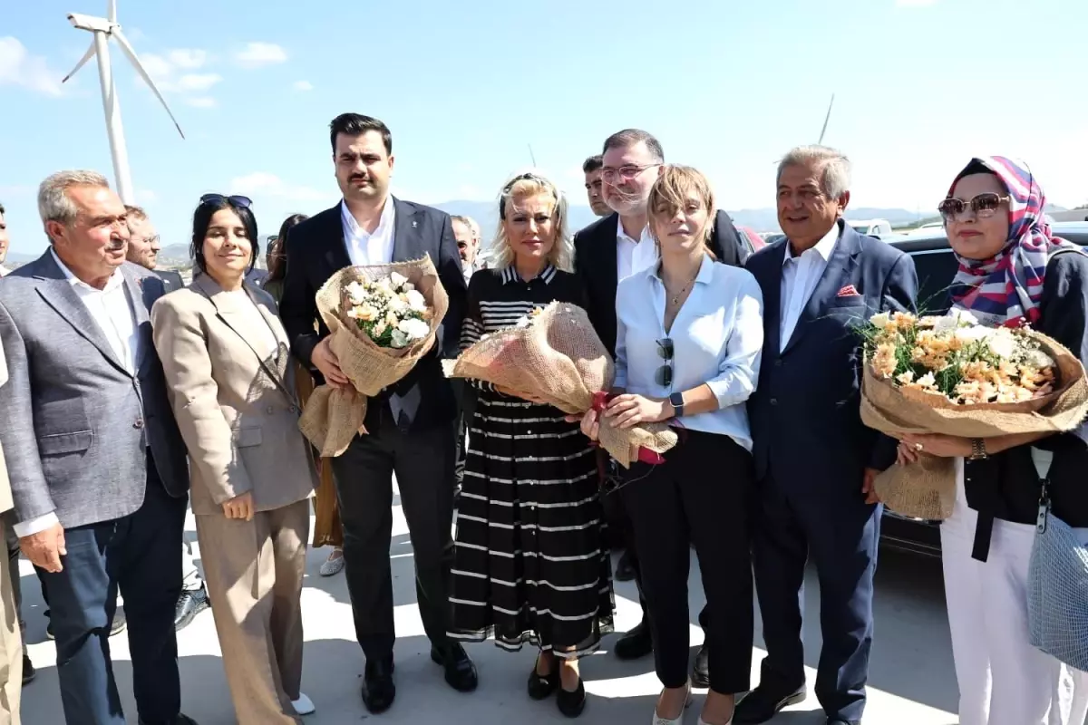 AK Parti Heyeti Batı Anadolu Serbest Bölgesi ve Bergama OSB\'yi Ziyaret Etti