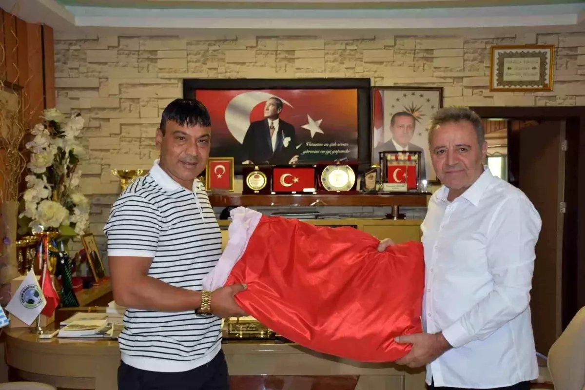 Gençlik ve Spor Konfederasyonu Başkanı\'ndan Tortum Belediyesine Ziyaret