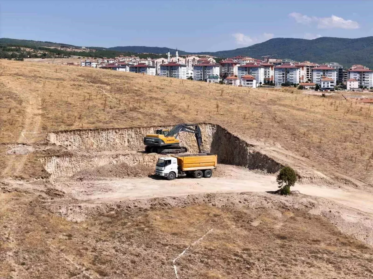 Akdağmadeni\'nde TOKİ Konut İnşaatı Başladı