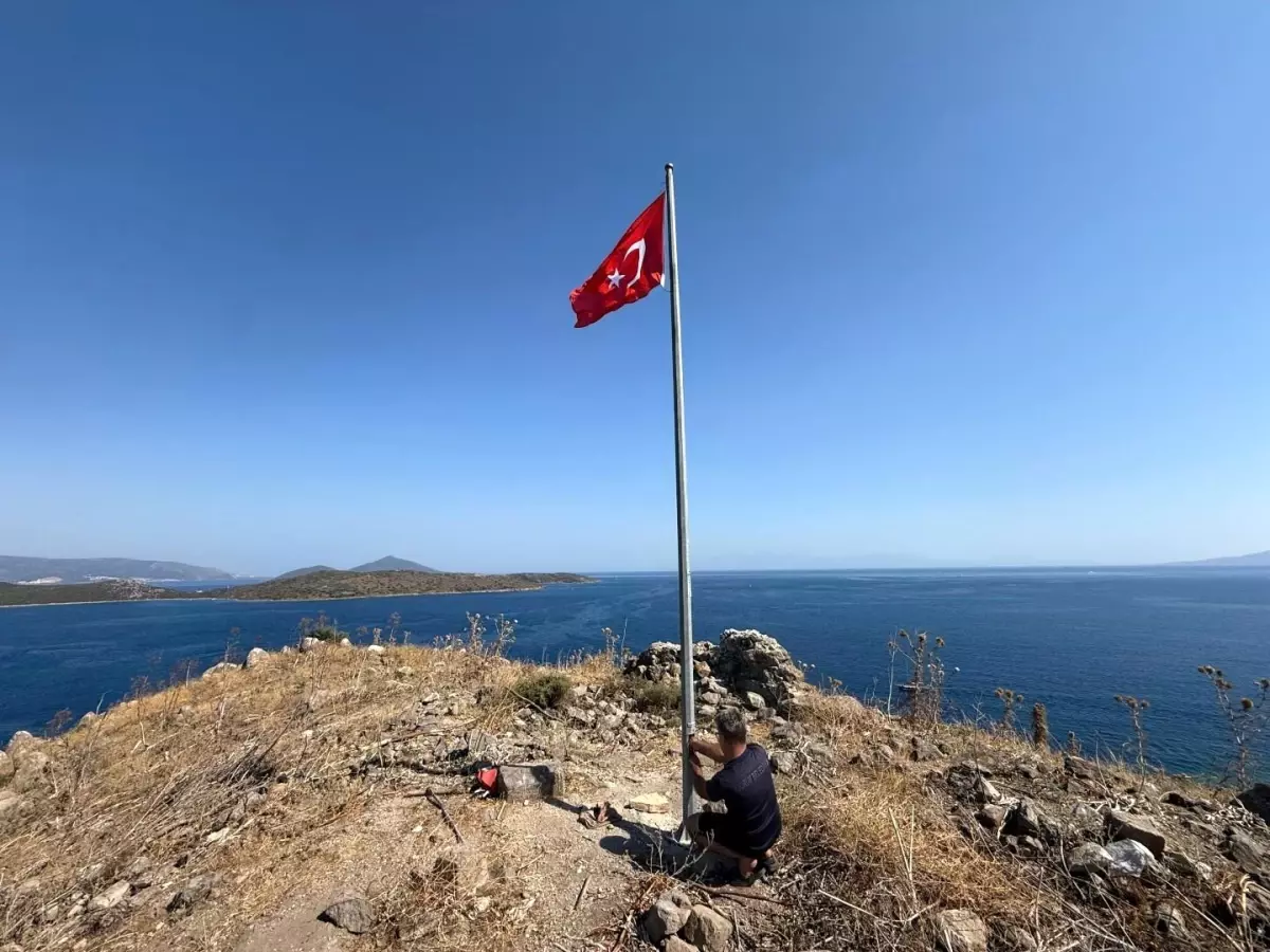 Bodrum Belediyesi, Yıpranmış Türk Bayraklarını Yeniliyor