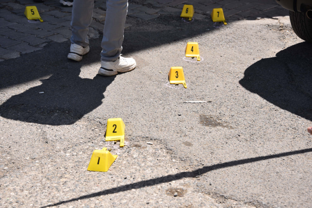 Jandarma aracındaki 2 kuzen, silahlı saldırıda yaralandı Jandarma aracındaki 2 kuzen, silahlı saldırıda yaralandı