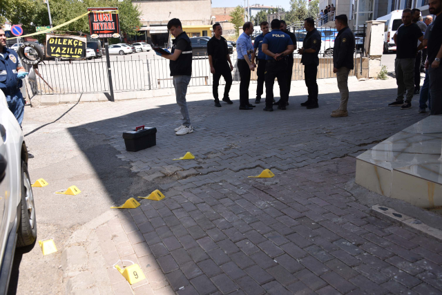 Jandarma aracındaki 2 kuzen, silahlı saldırıda yaralandı Jandarma aracındaki 2 kuzen, silahlı saldırıda yaralandı