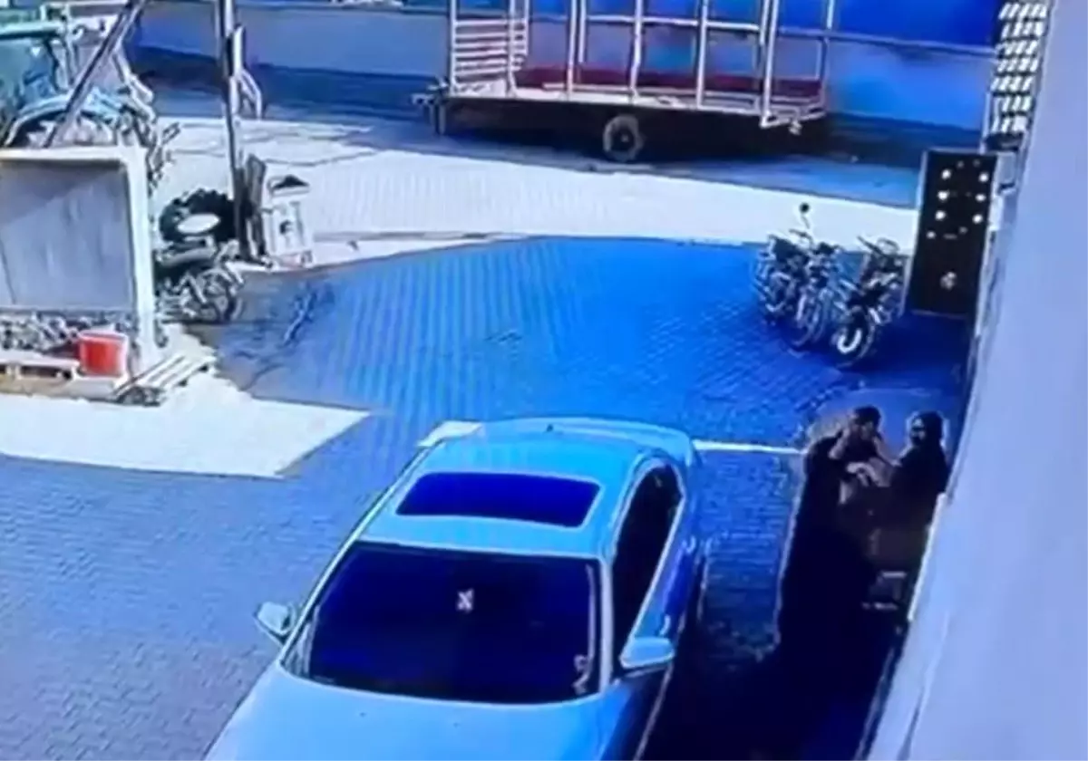 Konya\'da Kadınlar Arasındaki Kavga Güvenlik Kamerasında