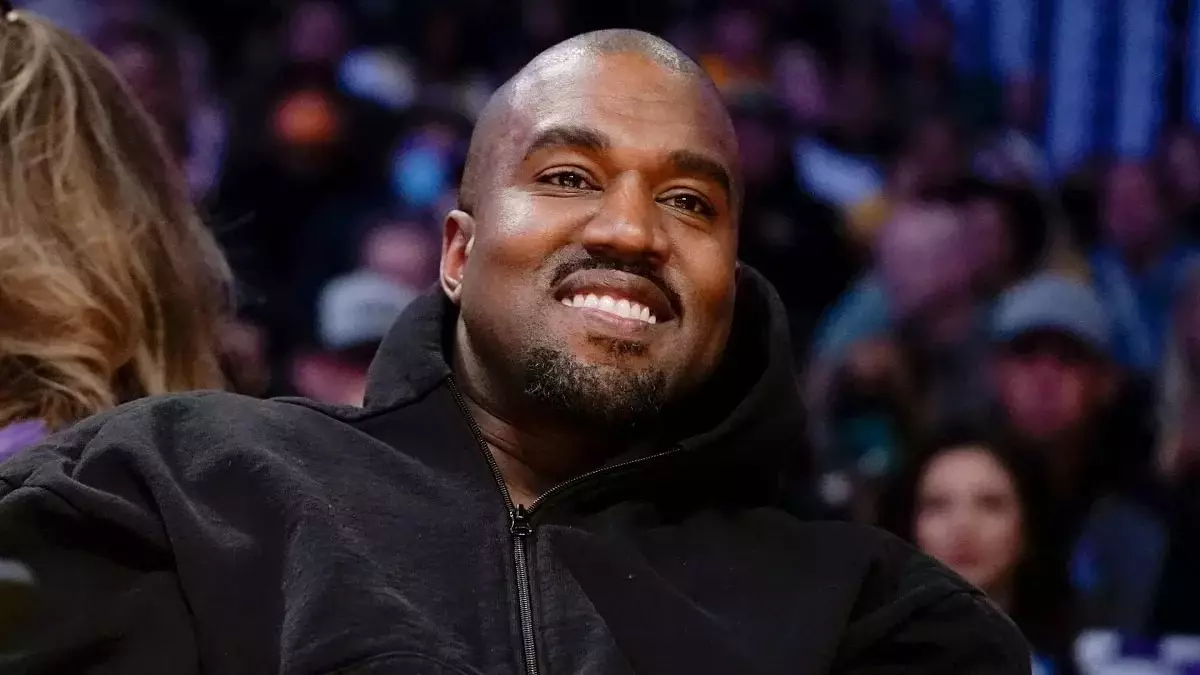 Ünlü sanatçı Kanye West\'ten şüpheli kripto para hamlesi