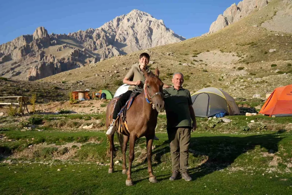 Aladağlar\'ın Şerpaları: Katırcılığın Yaşatıldığı Yer
