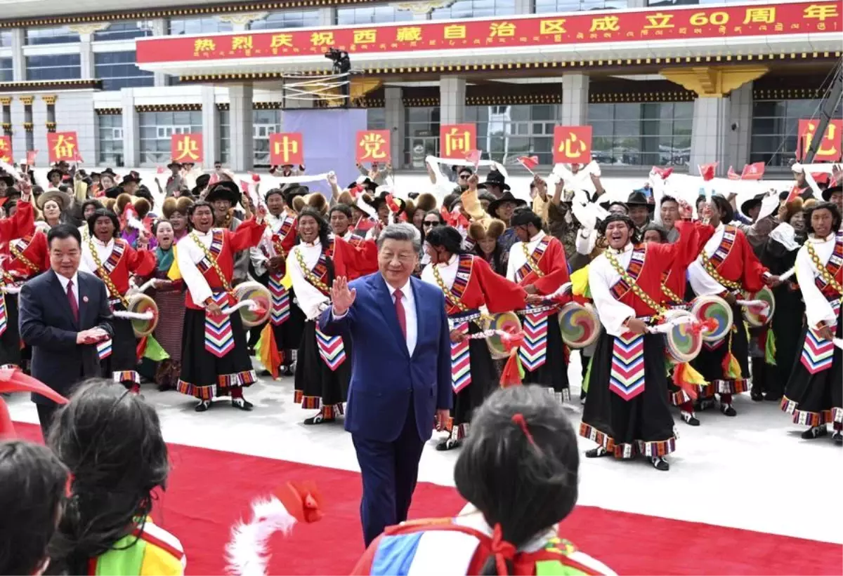 Xi Jinping Tibet\'i Ziyaret Etti