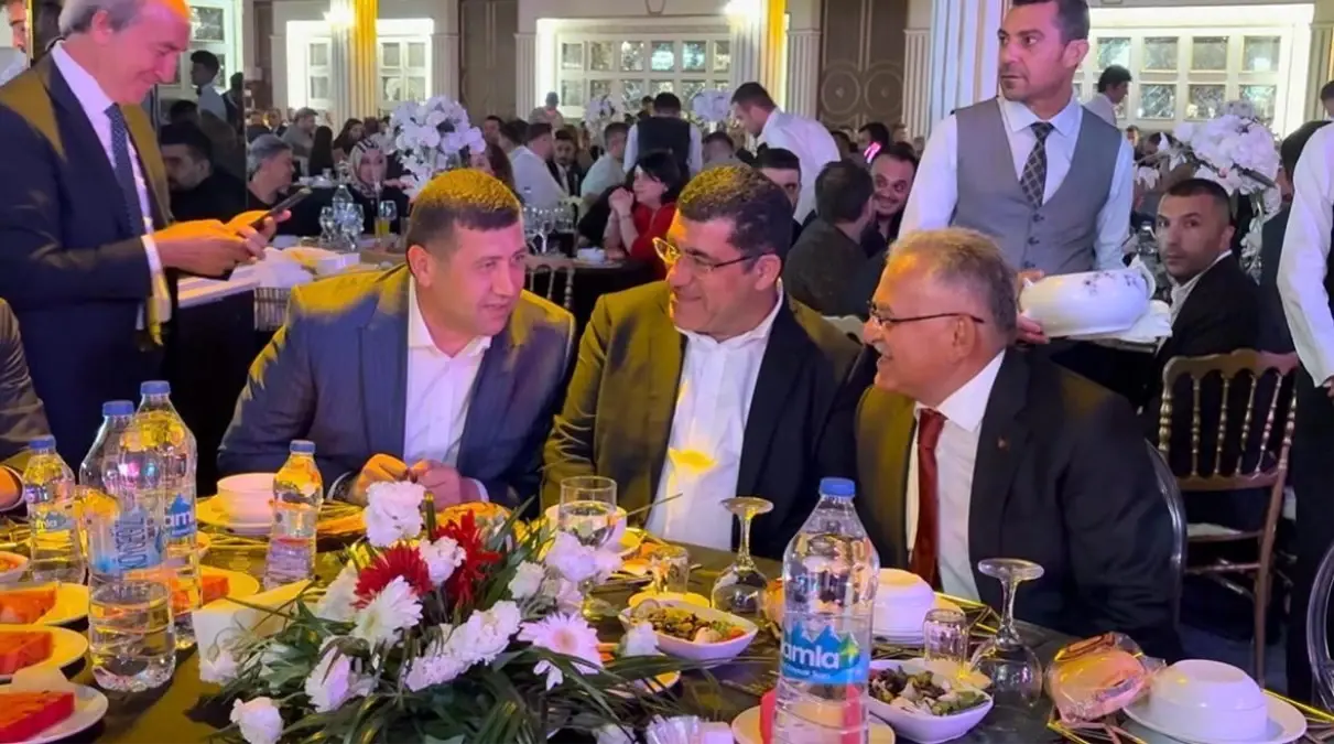 Kayseri Büyükşehir Belediye Başkanı Büyükkılıç Düğünde Hastalığını Anlattı