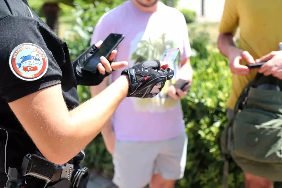 Antalya\'da 158 Kişi Yakalandı