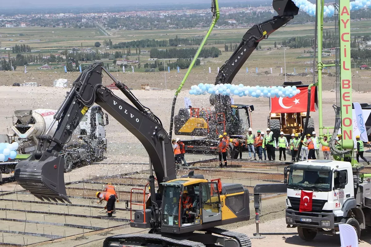 Zengezur Koridoru için tarihi adım: Kars-Iğdır-Aralık-Dilucu Demiryolu Hattı\'nın temeli atıldı