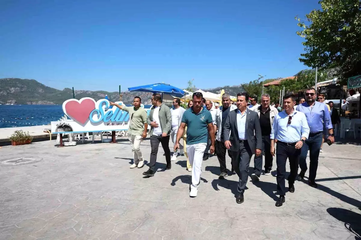 Başkan Aras, Marmaris\'te Mahalle Ziyaretleri Gerçekleştirdi