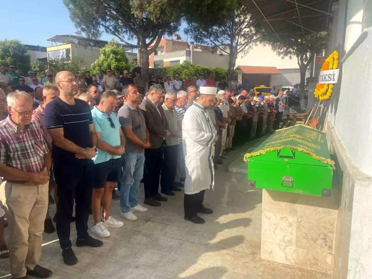 Kuşadası\'nda Bıçaklı Saldırı: Taksi Şoförü Vural İşçen Hayatını Kaybetti