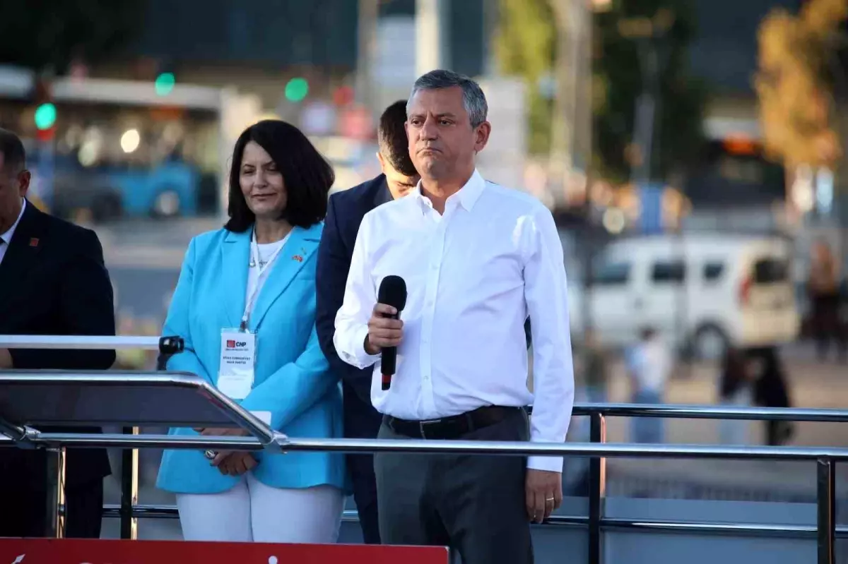 Özgür Özel, Sivas Mitinginde Ekonomi Sorunlarını Vurguladı