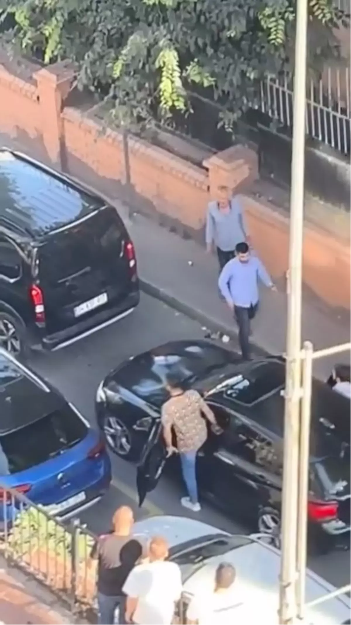 Silahlı Sürücü Taksi Şoförünü Tehdit Etti