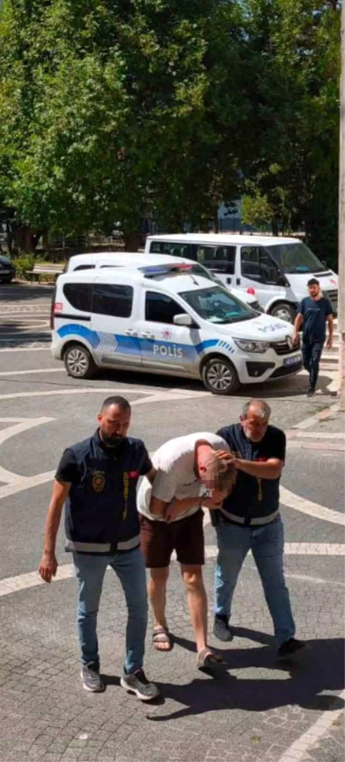 Akşehir\'de Uyuşturucu ile Yakalanan Sürücü Adliyeye Sevk Edildi