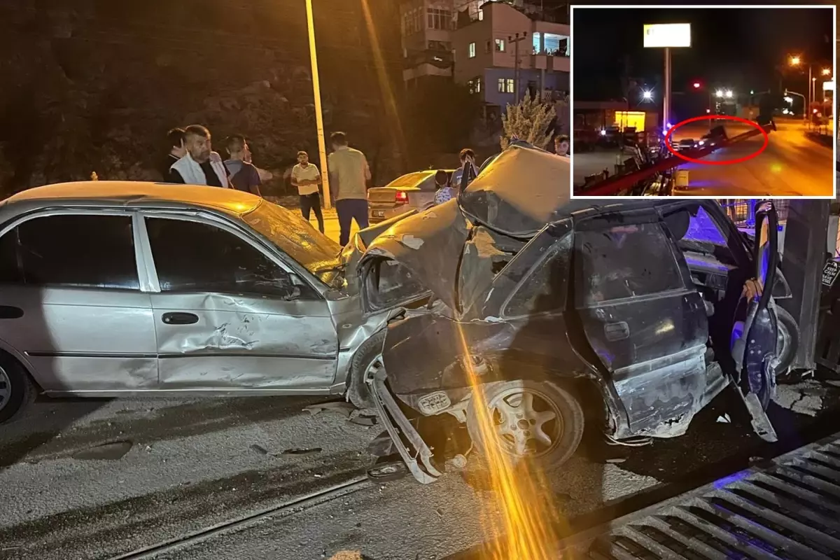 Korkunç kaza kamerada! Direksiyon hakimiyetini kaybedip park halindeki araca çarptı