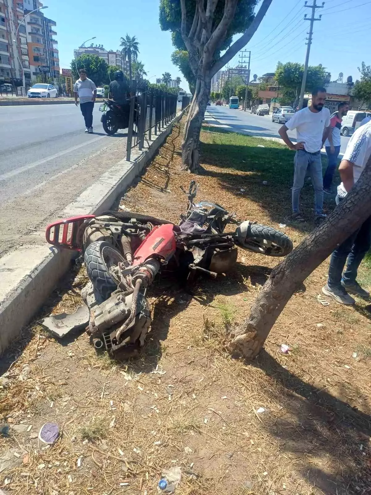 Tarsus\'ta Trafik Kazası: 1 Ölü, 2 Yaralı