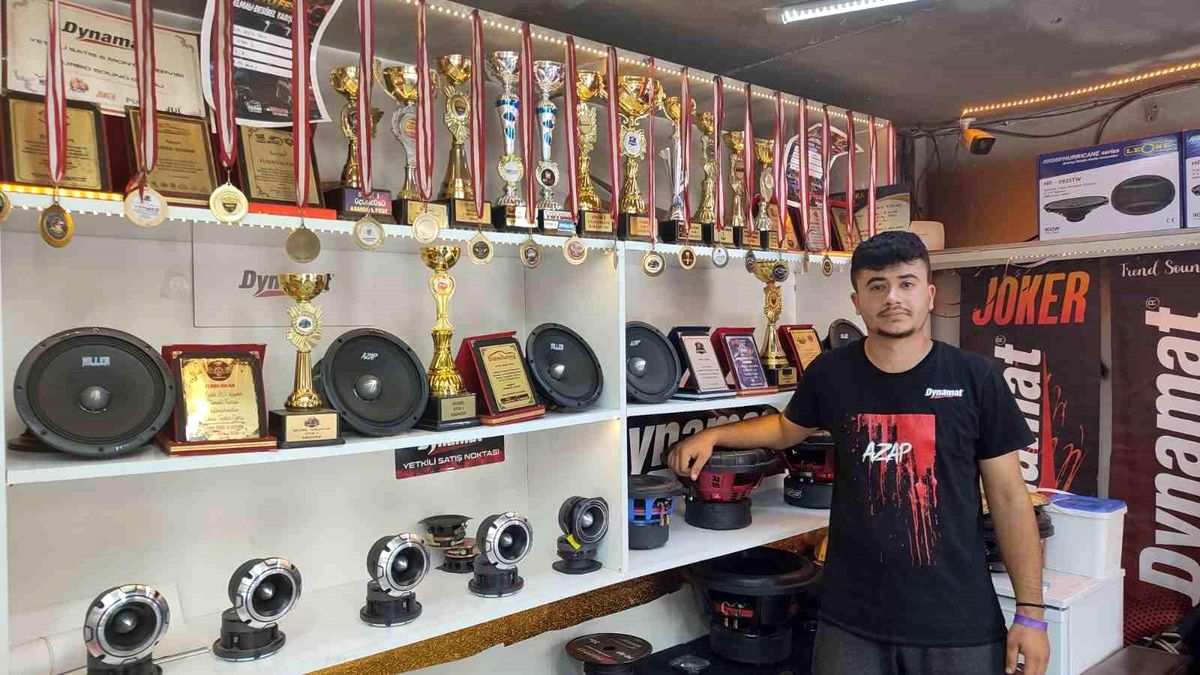 Denizli\'den Genç Yetenek, 3 Türkiye Rekoru Kırdı