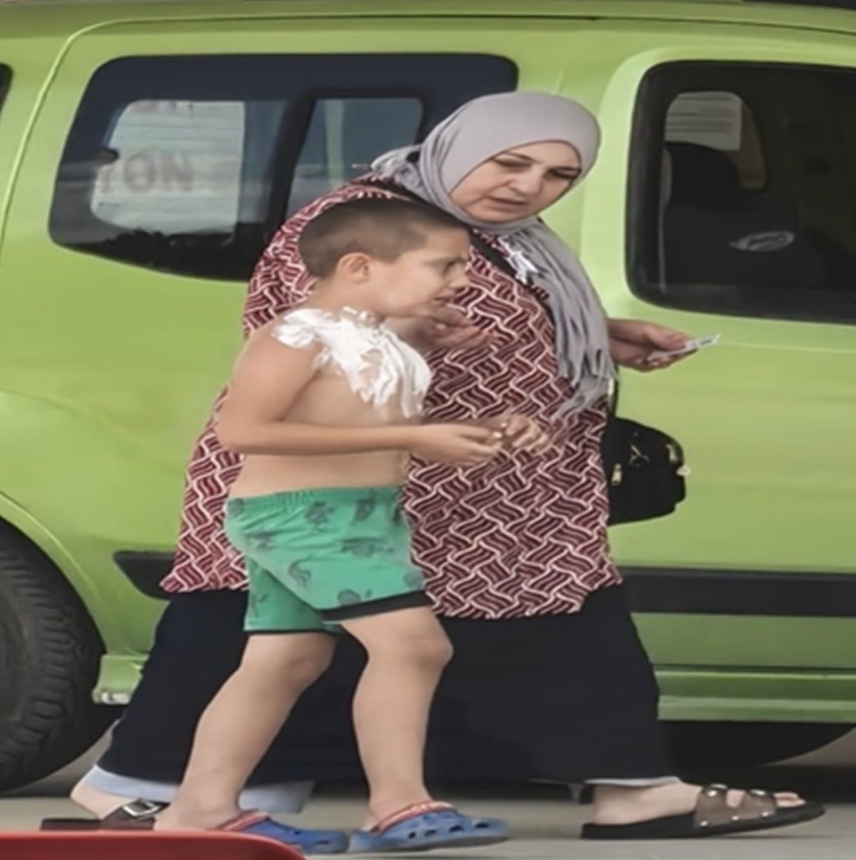 İnegöl\'de Çocuk Yanık Yarası Aldı