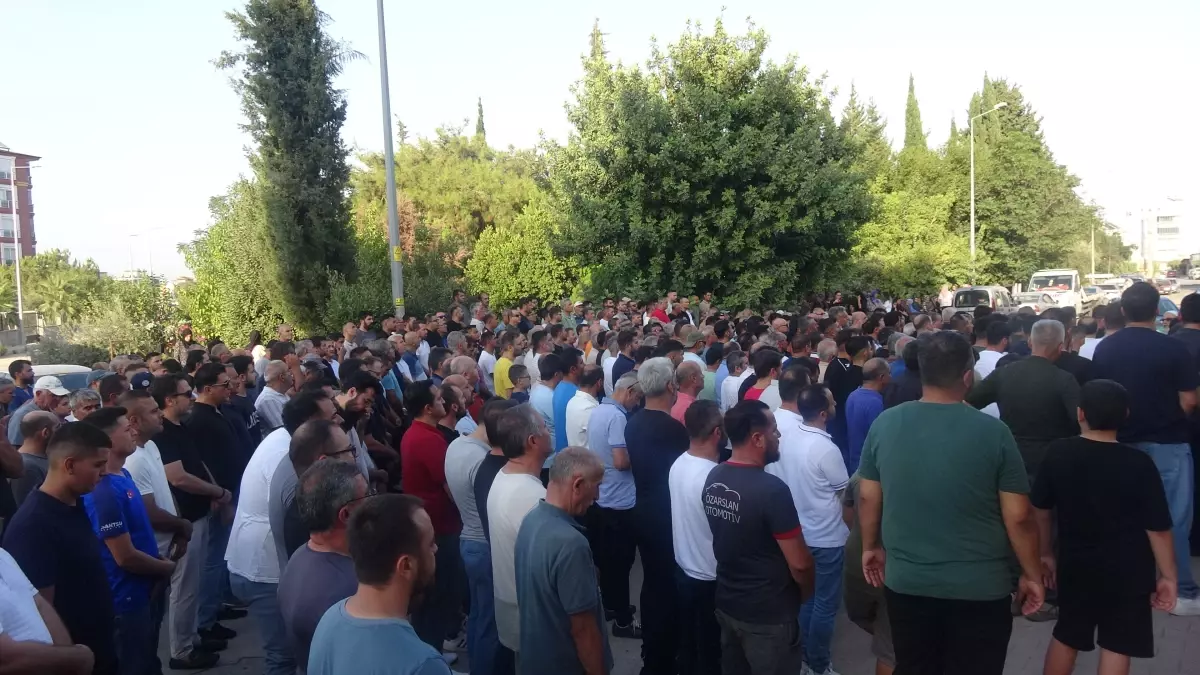 Cenazeler Toprağa Verildi