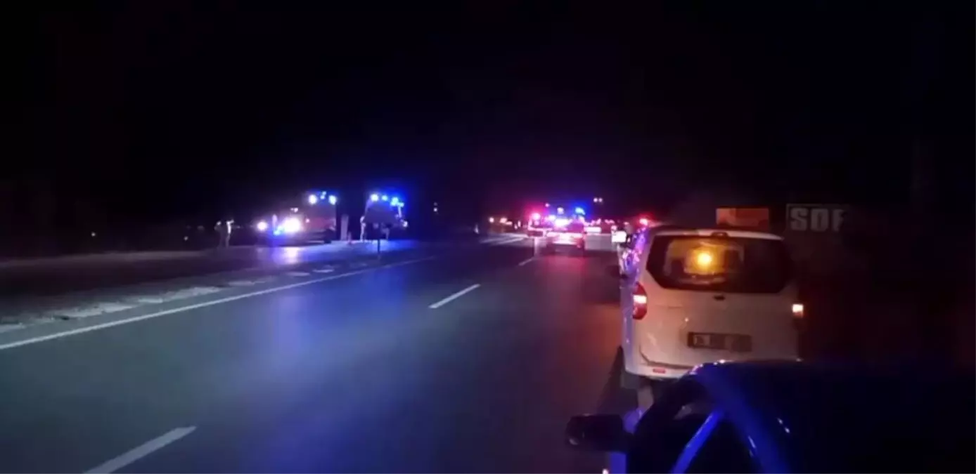 Bandırma\'da Trafik Kazası: 1 Ölü, 4 Yaralı