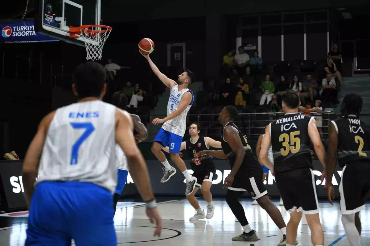 Çayırova Belediyesi Basketbol Takımı, İlk Hazırlık Maçında Galip Geldi
