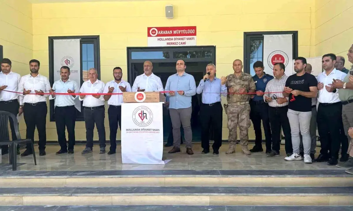 Gaziantep\'te Yenilenen Merkez Camii Açıldı