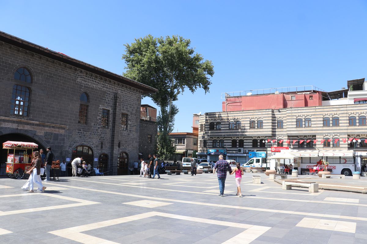 Diyarbakır\'da Sıcaklık 48 Dereceyi Buldu
