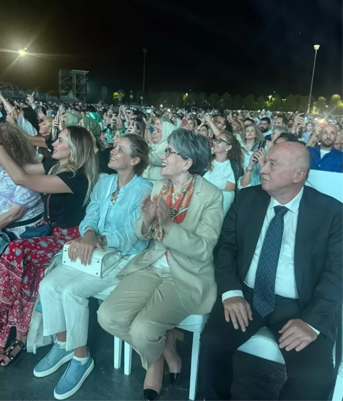 Eski İYİ Parti lideri Meral Akşener, konserde görüntülendi