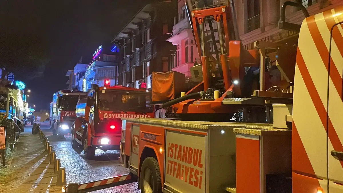 Fatih\'te Otel Yangını