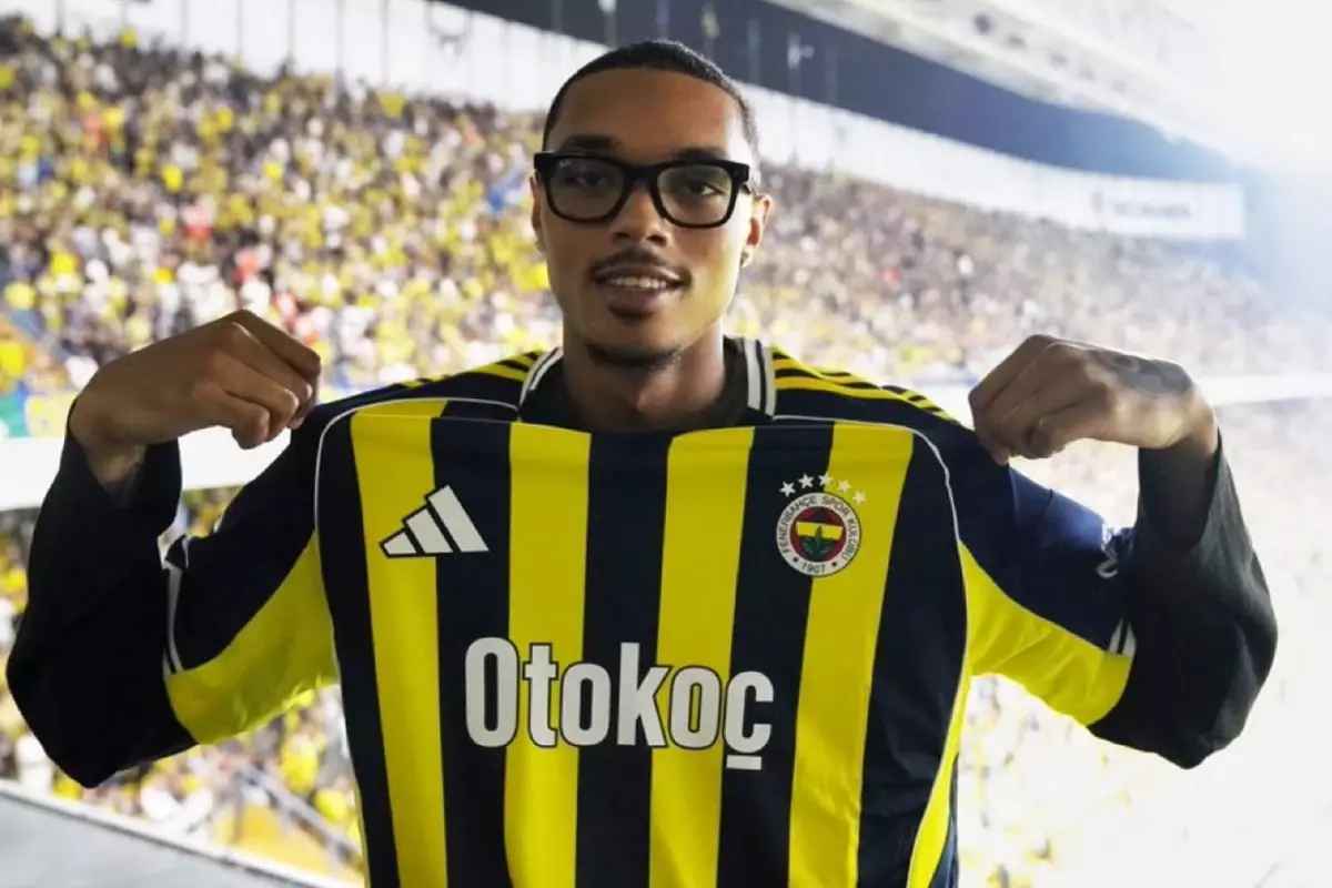 Fenerbahçe\'nin yeni transferi Brandon Boston Jr. Kadıköy\'de