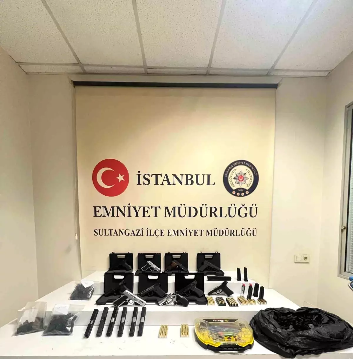 Sultangazi\'de Silah Kaçakçılığı Operasyonu