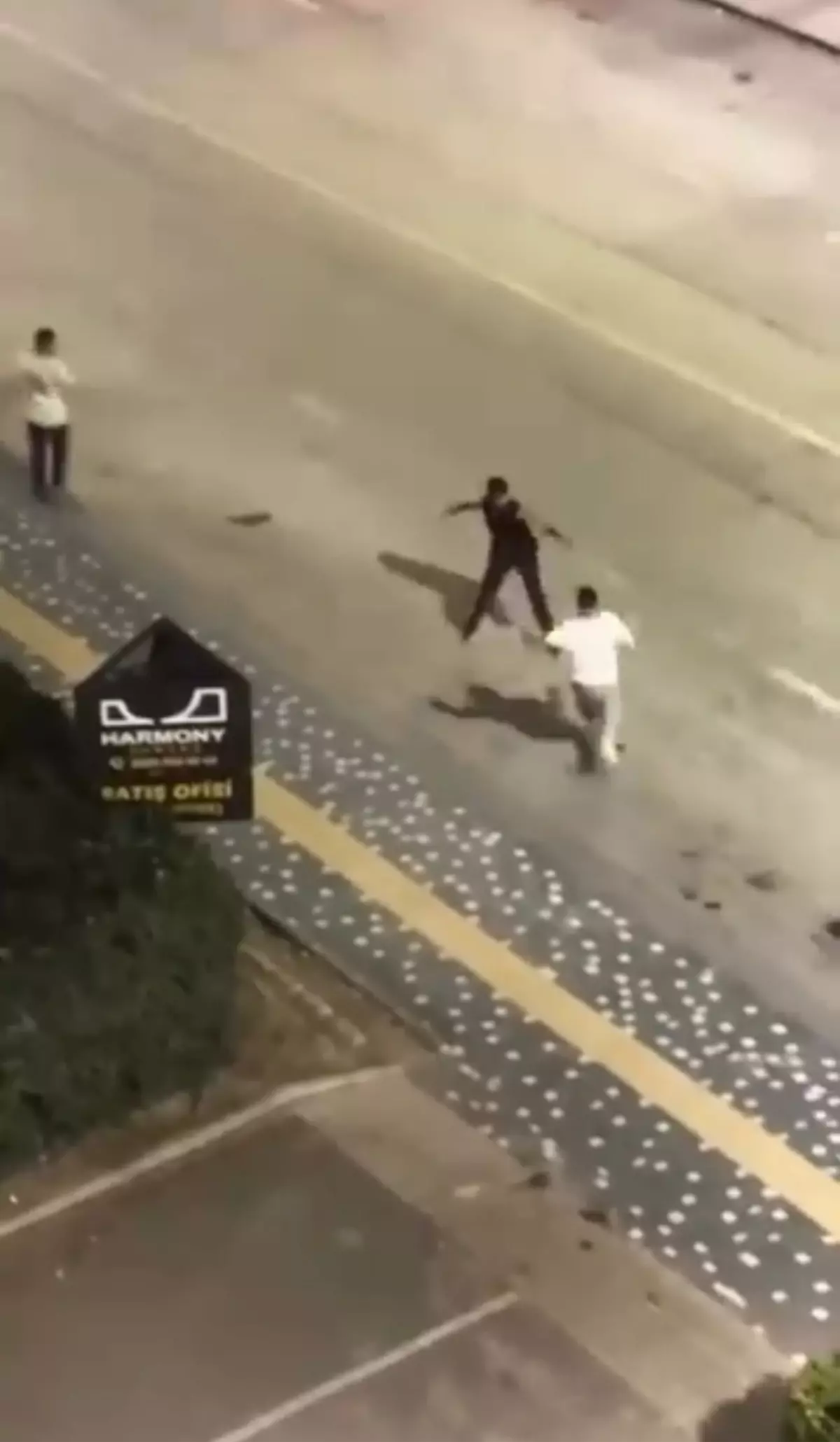 Tartıştığı kadını darp edip yanındaki arkadaşını bıçakladı